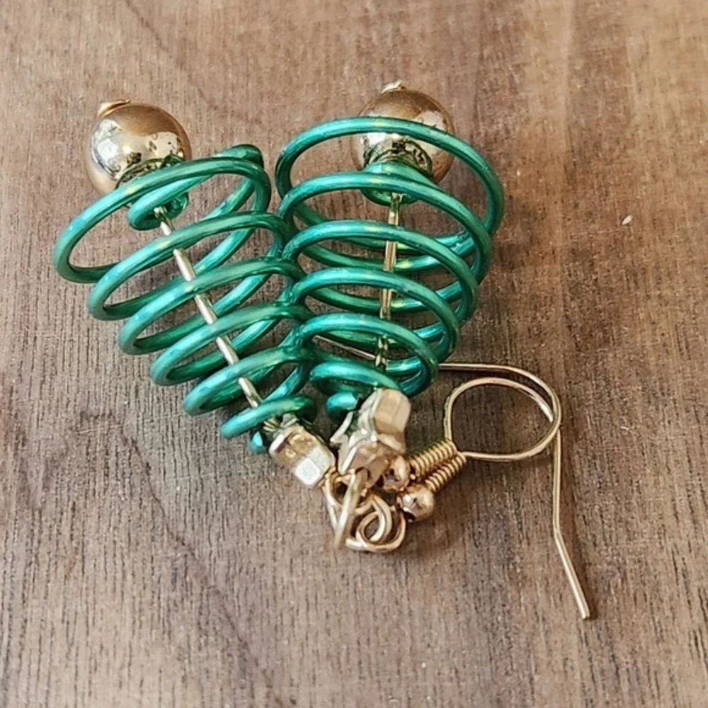 Green Spiral Christmas Tree Drop Earrings Gold Star‎ Holiday Jewelry 1.75